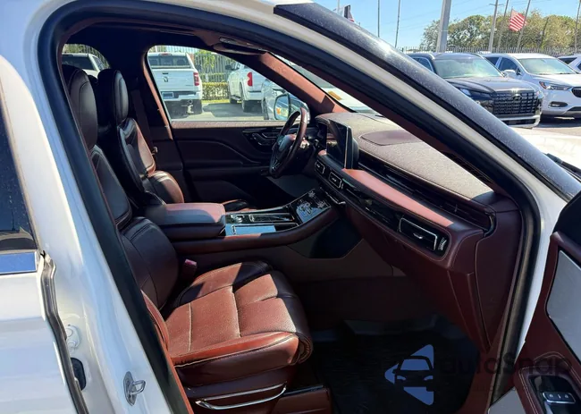 5LMYJ9YY7LGL15526: 77521995