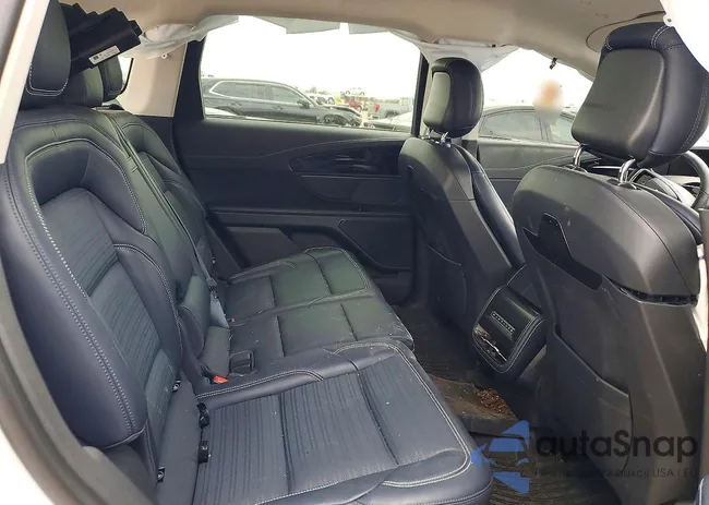 5LMPJ8KA3RJ793911: 77796975