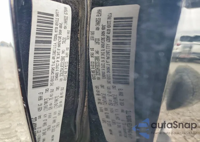 3C6UD5HL8CG315802: 77122415