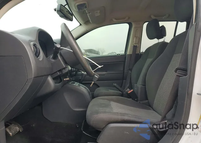 1C4NJDBB8GD637732: 76771365