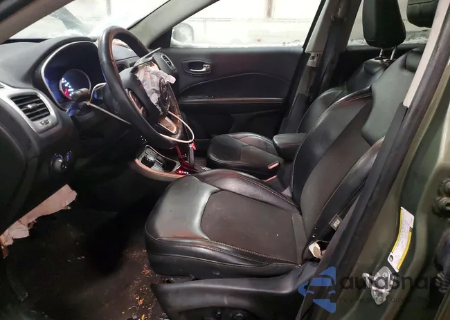 3C4NJDBB9JT485221: 76049355