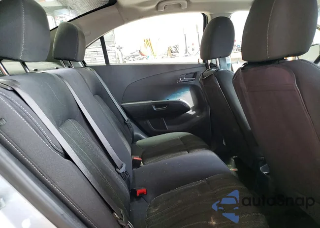 1G1JD5SH4J4101683: 76902265