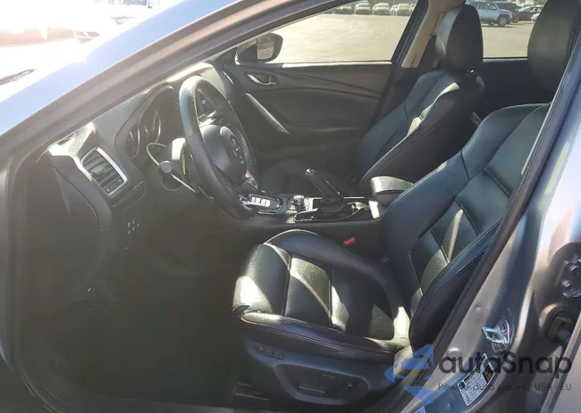 JM1GJ1W64E1134556: 76395555