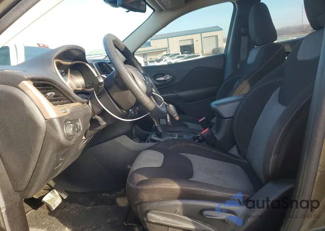 1C4PJLAB8GW137708: 76941875