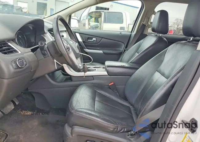 2FMDK3JC1CBA04045: 77757275