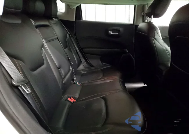 3C4NJDCB9JT210821: 75972575