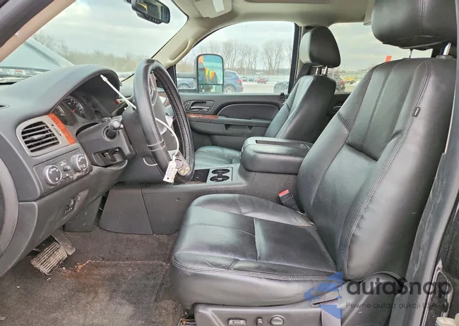 1GNWKMEGXCR232792: 77332365