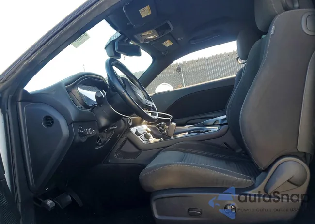 2C3CDZAG6HH651582: 76142425