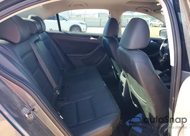 3VWDX7AJ3CM399272: 76568005