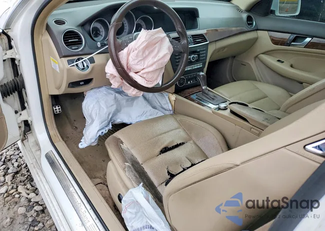 WDDGJ4HB5DF973490: 77688735