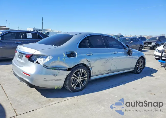 W1KZF8DB4MA943689: 75811705