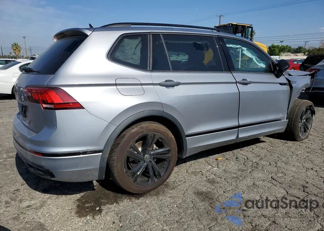 3VVCB7AX9RM051519: 75872335