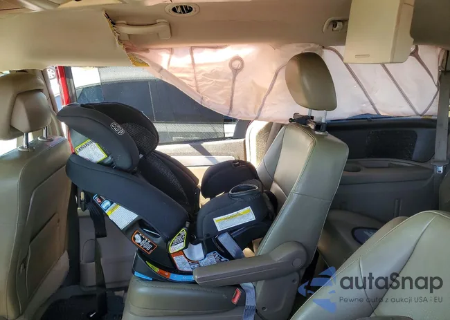 2C4RVABG9CR293660: 76046935