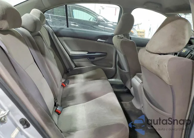 1HGCP2F37AA029837: 75576705