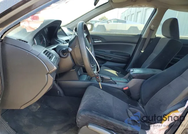 1HGCP26328A014673: 77158465