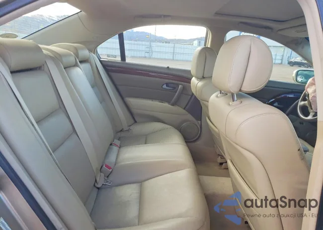 JH4KB16618C002384: 77792745