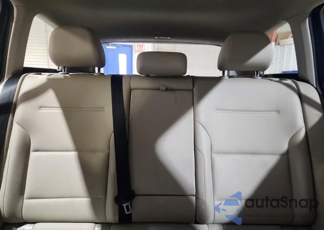 3VWD17AU0JM756531: 77282505