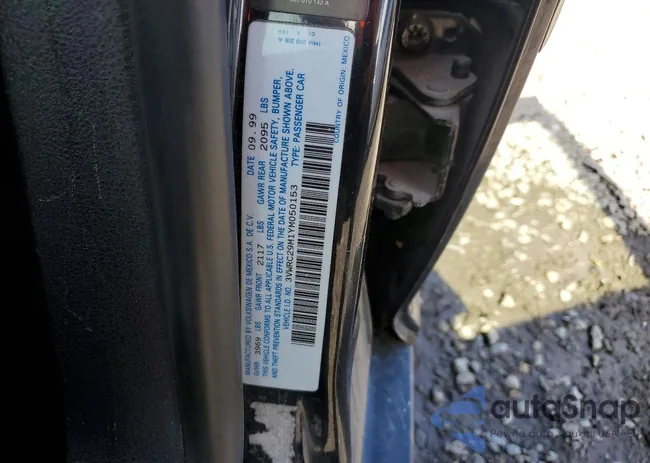 3VWRC29M1YM050153: 76851145