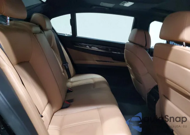 WBAKB8C51BCY64613: 78962235