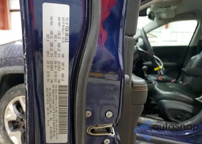 3C4NJDCB4LT144522: 76608075