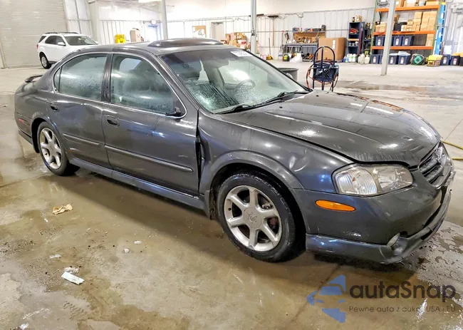 JN1CA31A81T105844: 77295245