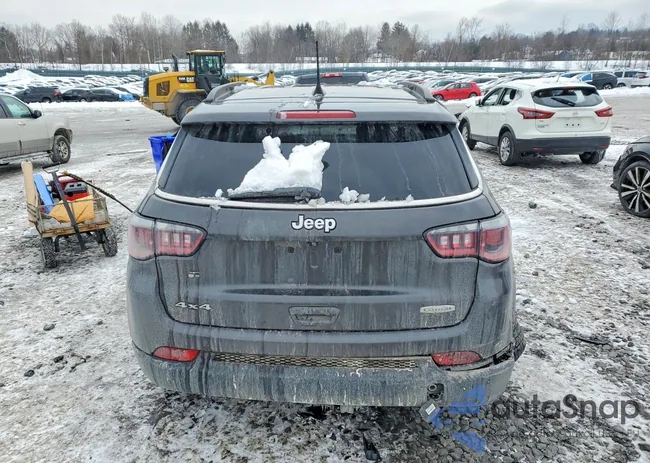 3C4NJDBB8JT113451: 75823945