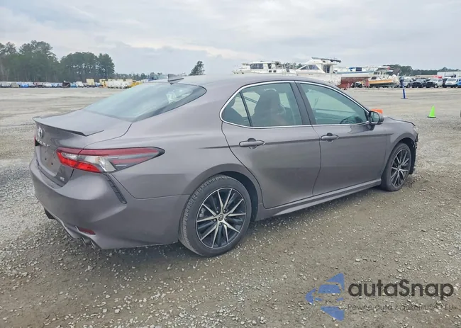 4T1G11AK8NU076272: 75963615