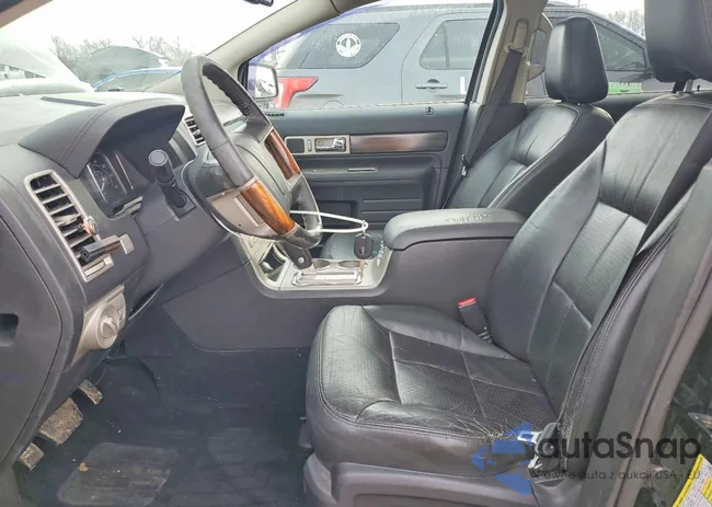 2LMDU88C67BJ38668: 77468175