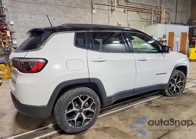 3C4NJDCN3ST509832: 74803485