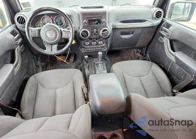 1C4BJWDG9GL135177: 77972075