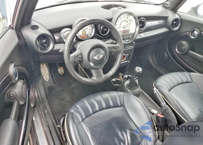 WMWZP3C59BTX83832: 77795585