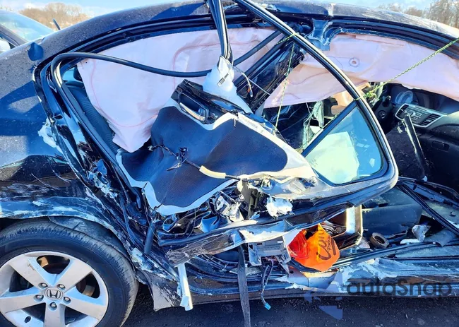 1HGCR2F35GA151339: 77112005