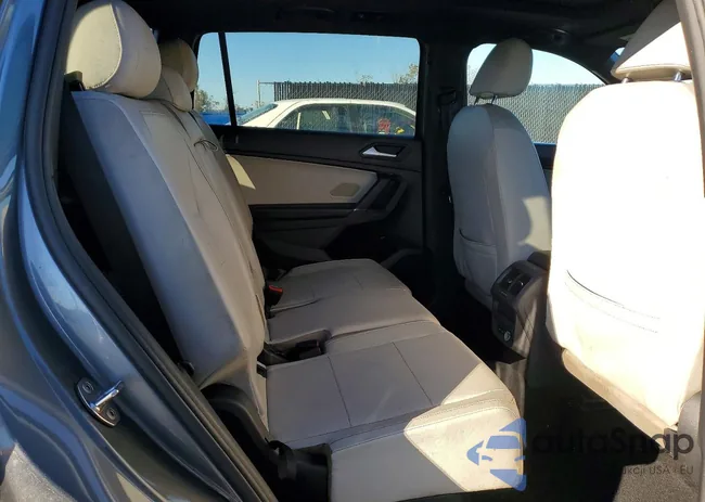 3VV3B7AX4LM067036: 76457105