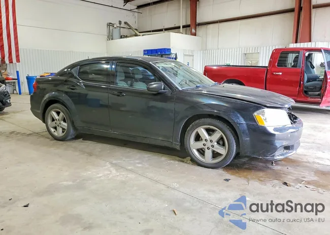 1B3BD2FG9BN544159: 77902325