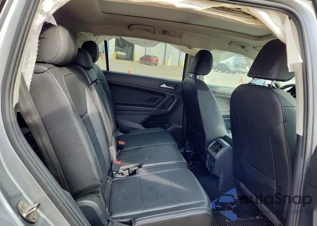 3VV3B7AX9LM178598: 78561055