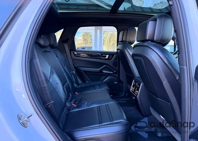 WP1AA2AY2KDA00870: 77610815