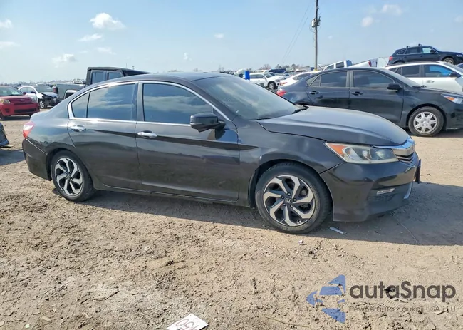 1HGCR3F80HA023853: 77296585