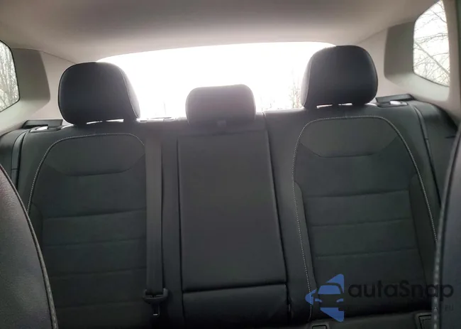 3VVUX7B27RM118630: 76633535