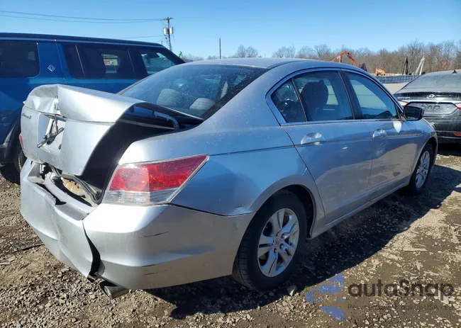 1HGCP2F4XAA092679: 77064825