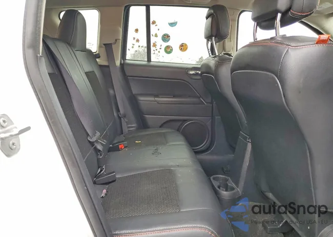 1C4NJDBB8GD798842: 78174405