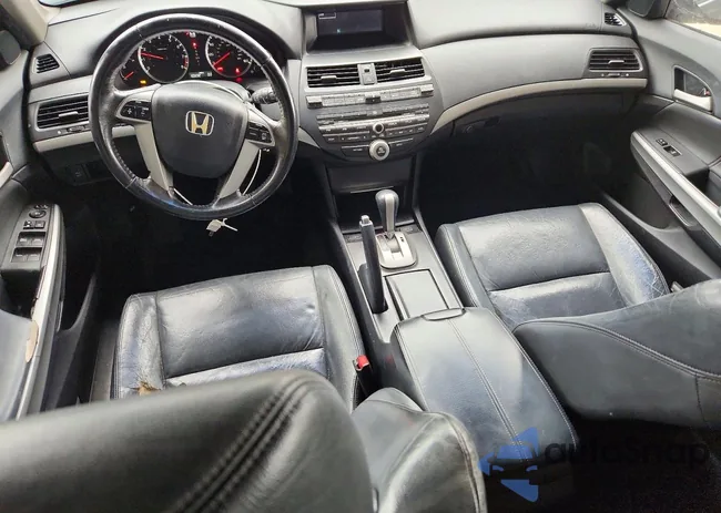 1HGCP26888A137227: 77035185