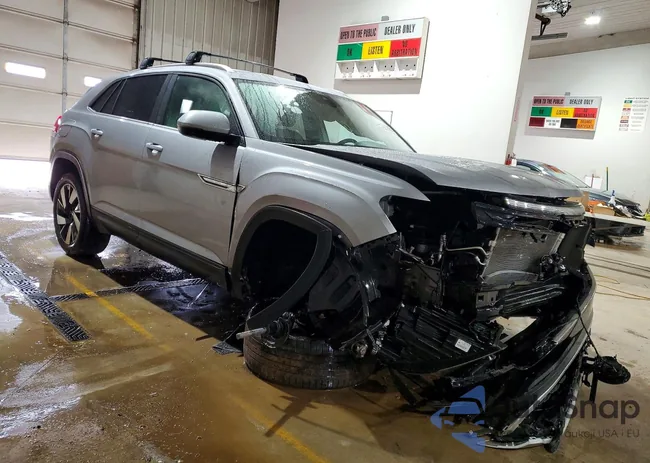 1V2HE2CA9RC223670: 78809865