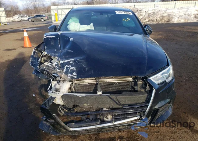 WAUGUGFFXJ1034379: 76612565