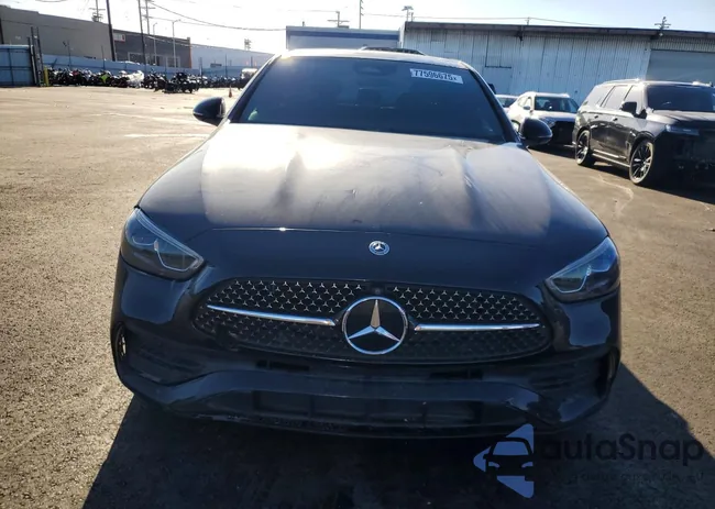 W1KAF4GB7PR137904: 77596675