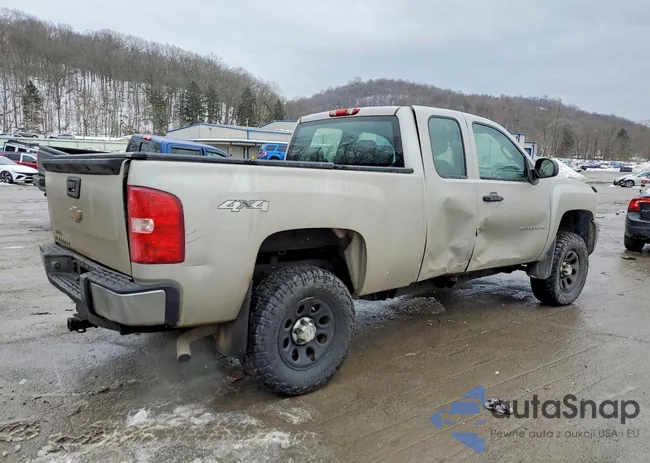 1GCEK19C88Z319317: 76983185