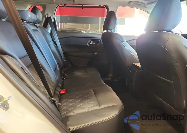 JN8BT3DD6NW276223: 76200035