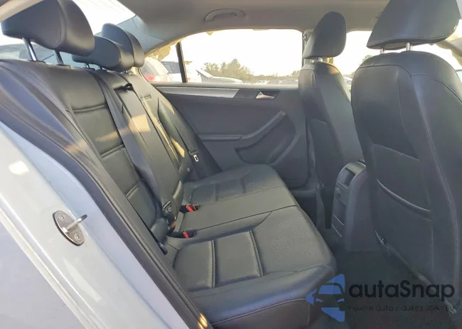 3VWDB7AJ1HM291366: 78751855