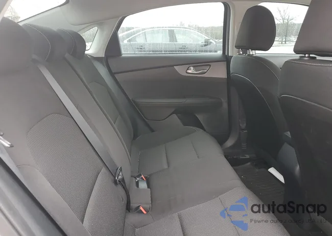 3KPF24AD2ME345539: 64440574