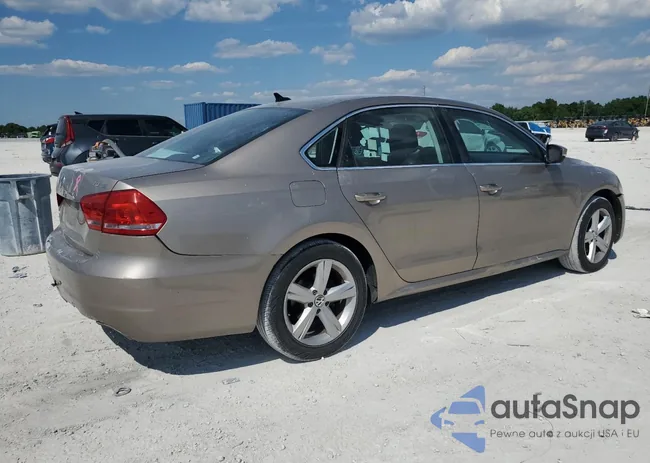 1VWBS7A33FC040095: 50785815