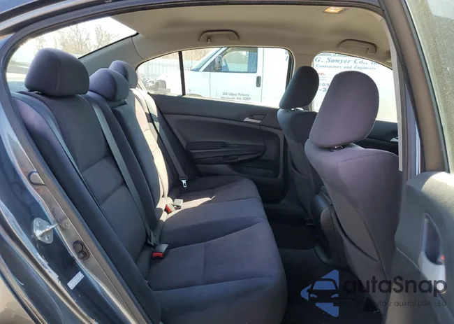 1HGCP2F32CA057502: 48548165